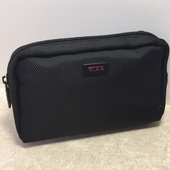 tumi small pouch